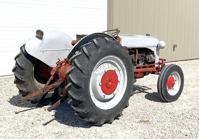 Image of Ford 9N equipment image 4