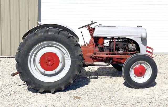 Image of Ford 9N equipment image 2