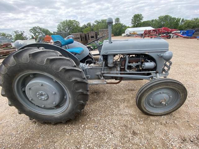 Image of Ford 9N equipment image 3