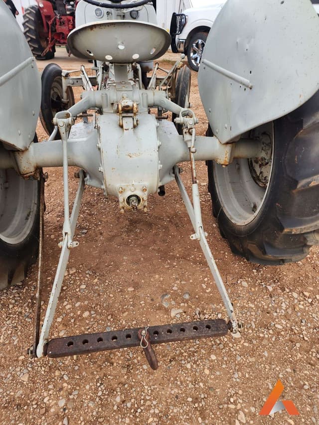 Image of Ford 9N equipment image 2
