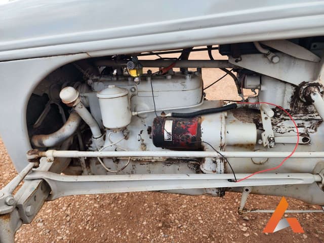 Image of Ford 9N equipment image 3