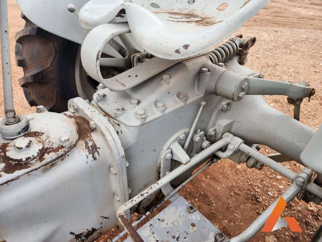 Image of Ford 9N equipment image 4