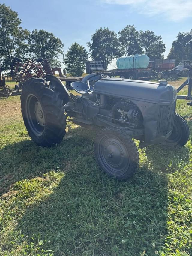 Image of Ford 9N equipment image 2