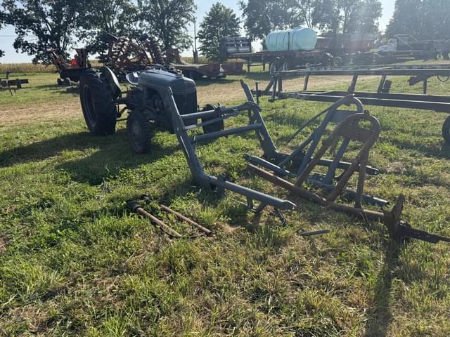 Image of Ford 9N equipment image 1