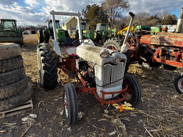 Image of Ford 9N equipment image 1