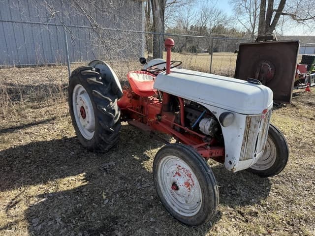 Image of Ford 9N equipment image 2