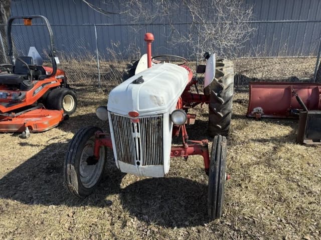 Image of Ford 9N equipment image 1