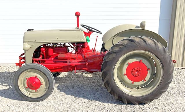 Image of Ford 9N equipment image 3