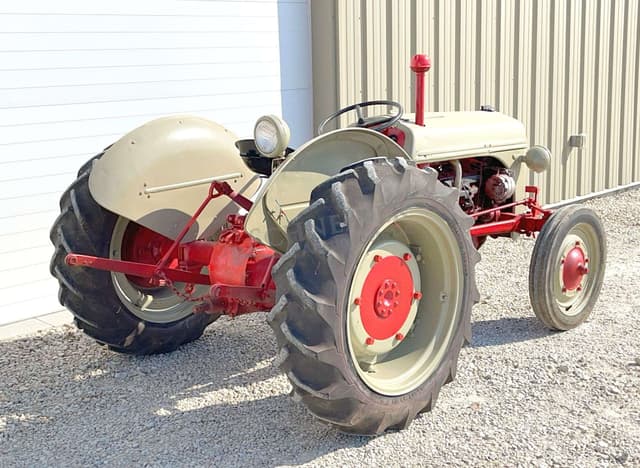 Image of Ford 9N equipment image 4
