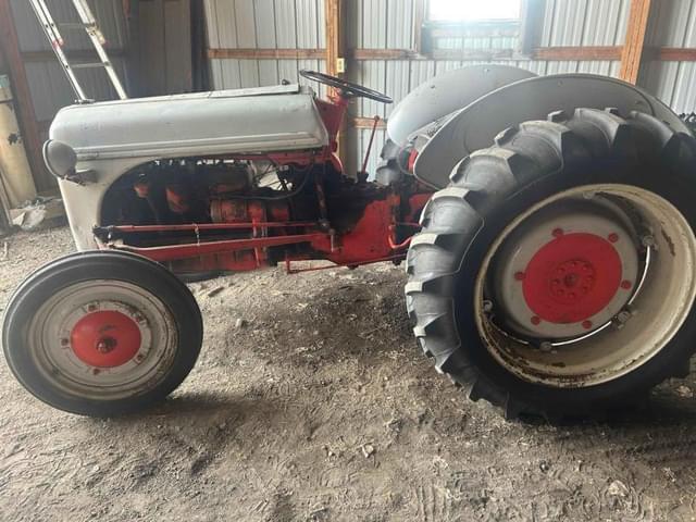 Image of Ford 9N equipment image 1