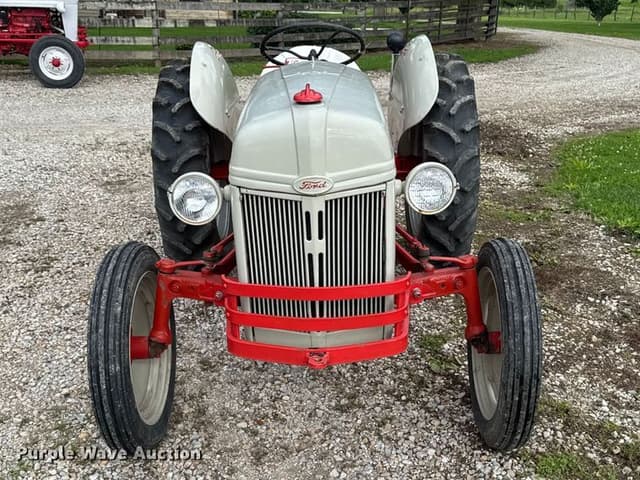 Image of Ford 9N equipment image 1