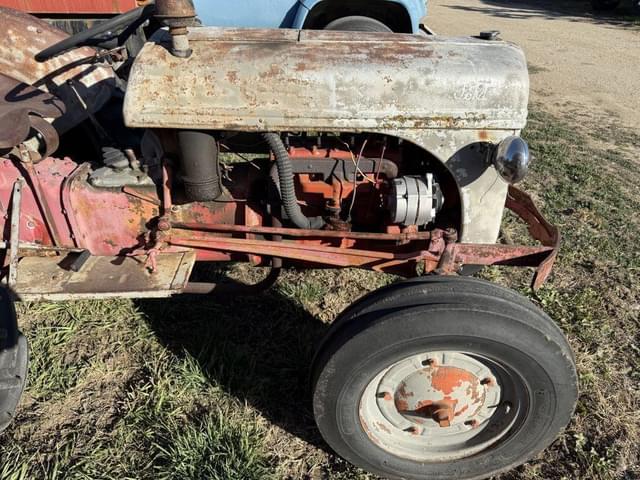 Image of Ford 9N equipment image 3