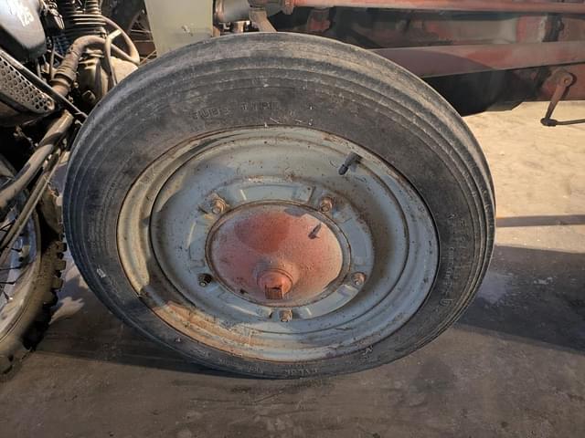 Image of Ford 9N equipment image 3