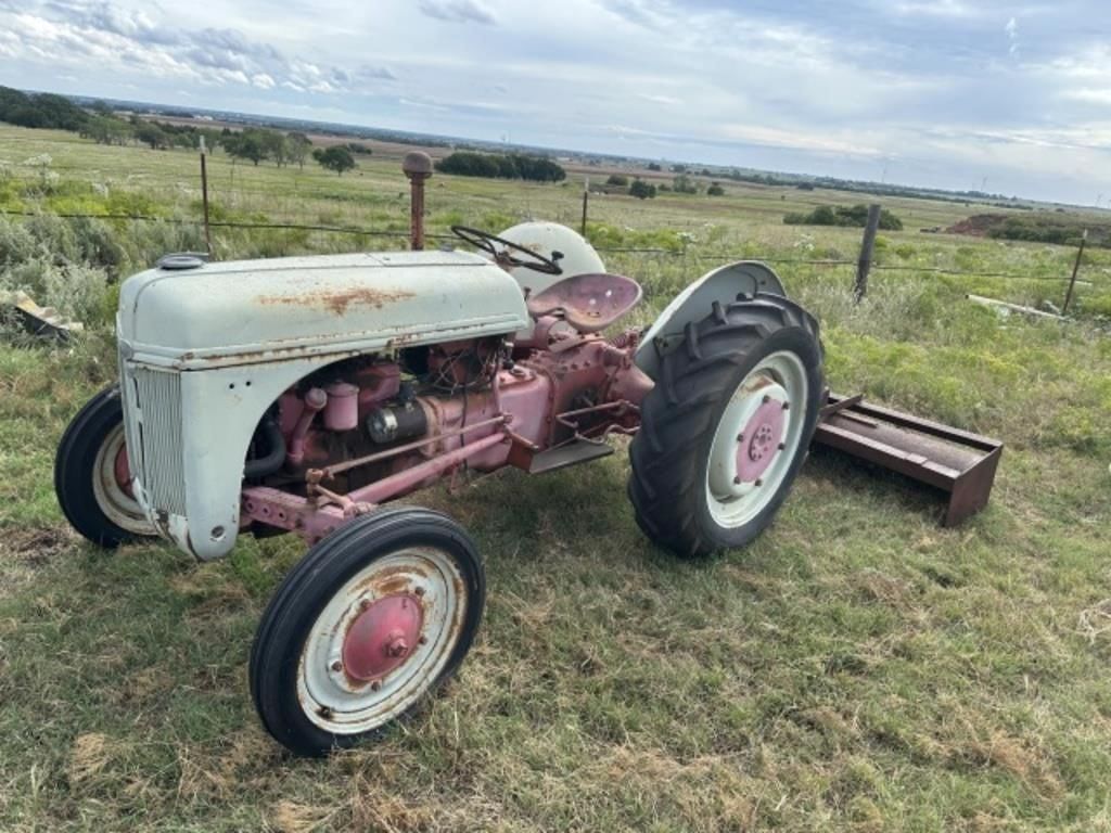 Ford 9N Equipment Image0