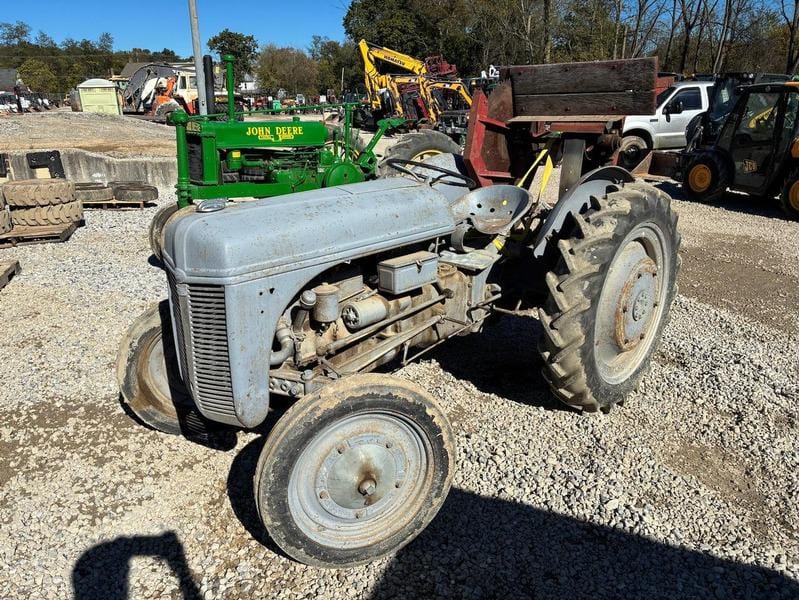 Ford 9N Equipment Image0
