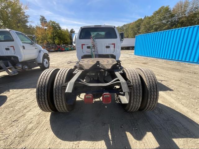 Image of Ford F-750 equipment image 3