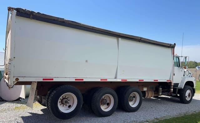 Image of Ford Aeromax L9000 equipment image 4