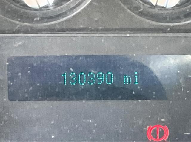 Image of Ford F-750 equipment image 2