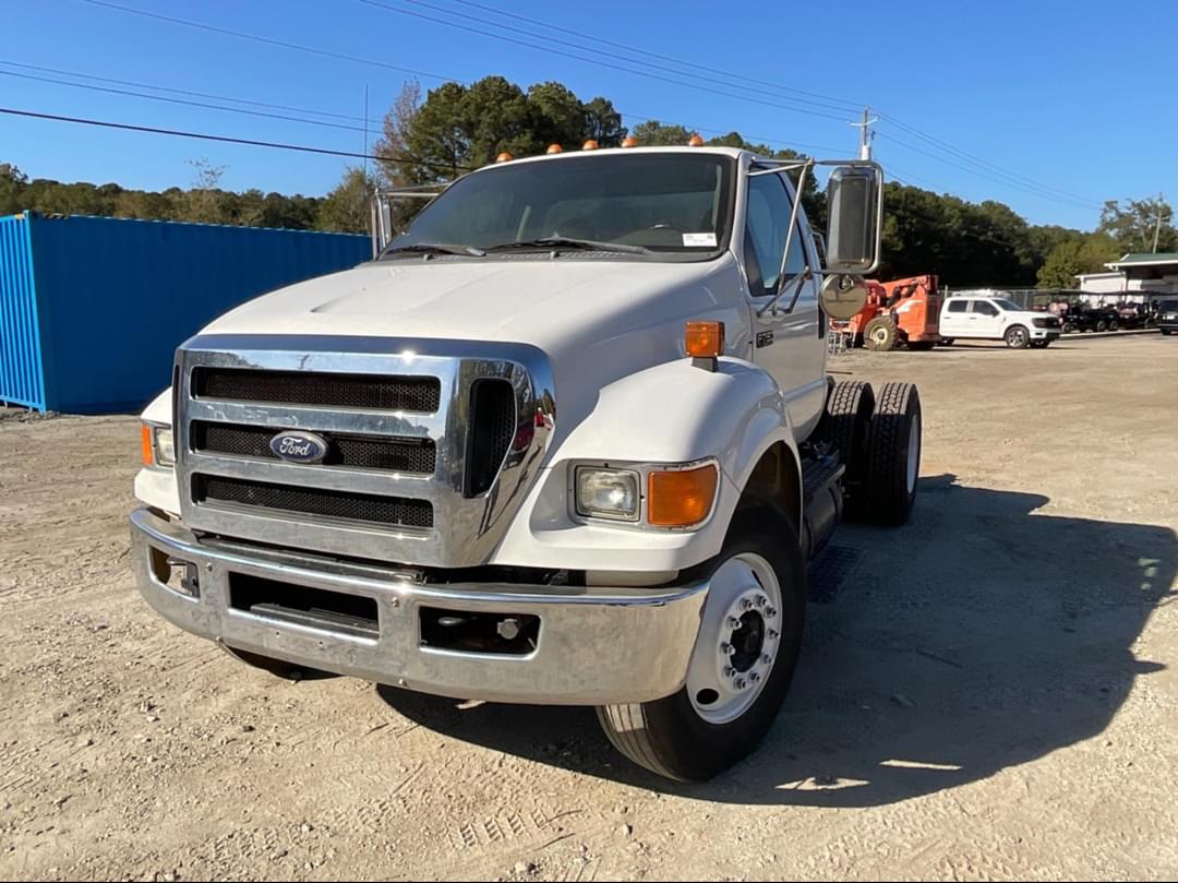 Image of Ford F-750 Primary image