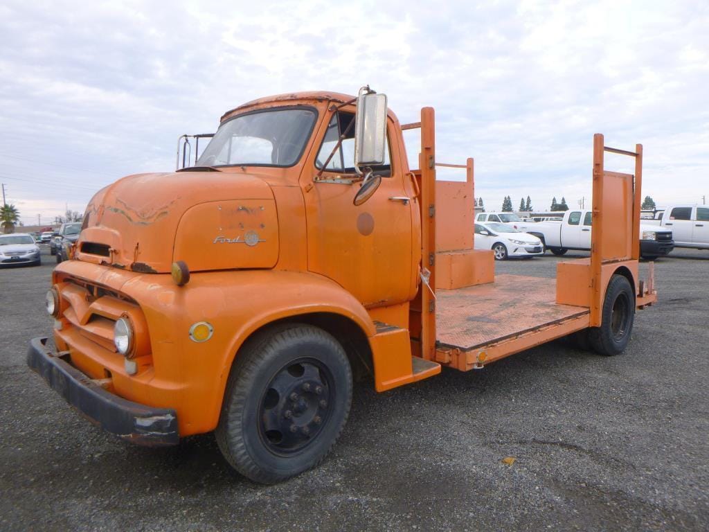 Main image Ford C700