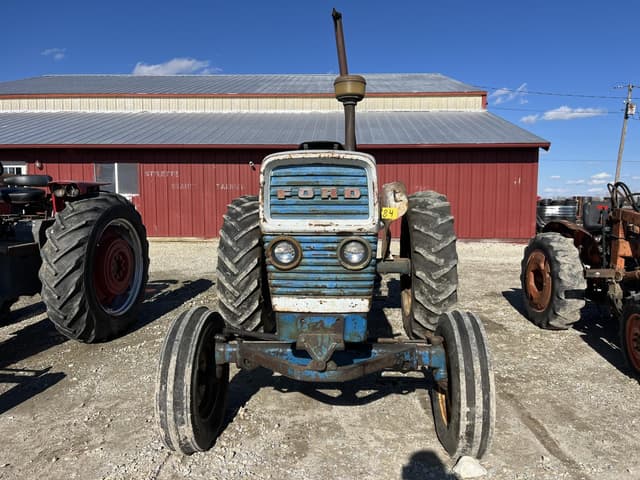 Image of Ford Commander 6000 equipment image 1