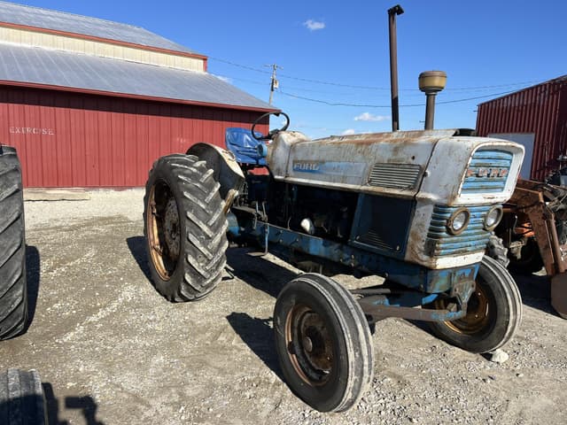 Image of Ford Commander 6000 equipment image 2