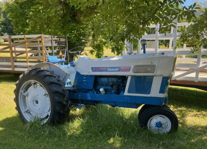 Main image Ford Commander 6000