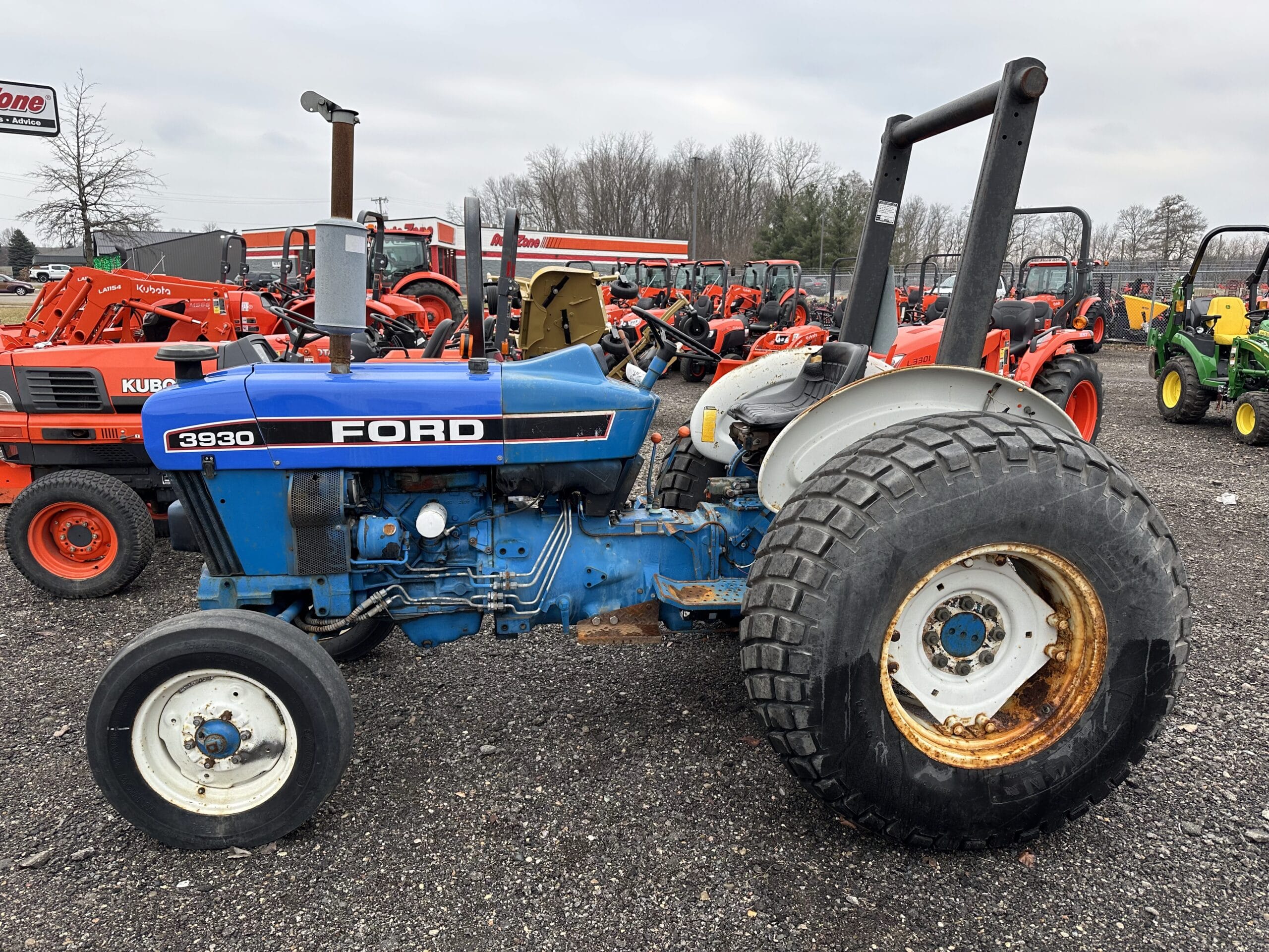 Ford 3930 Equipment Image0