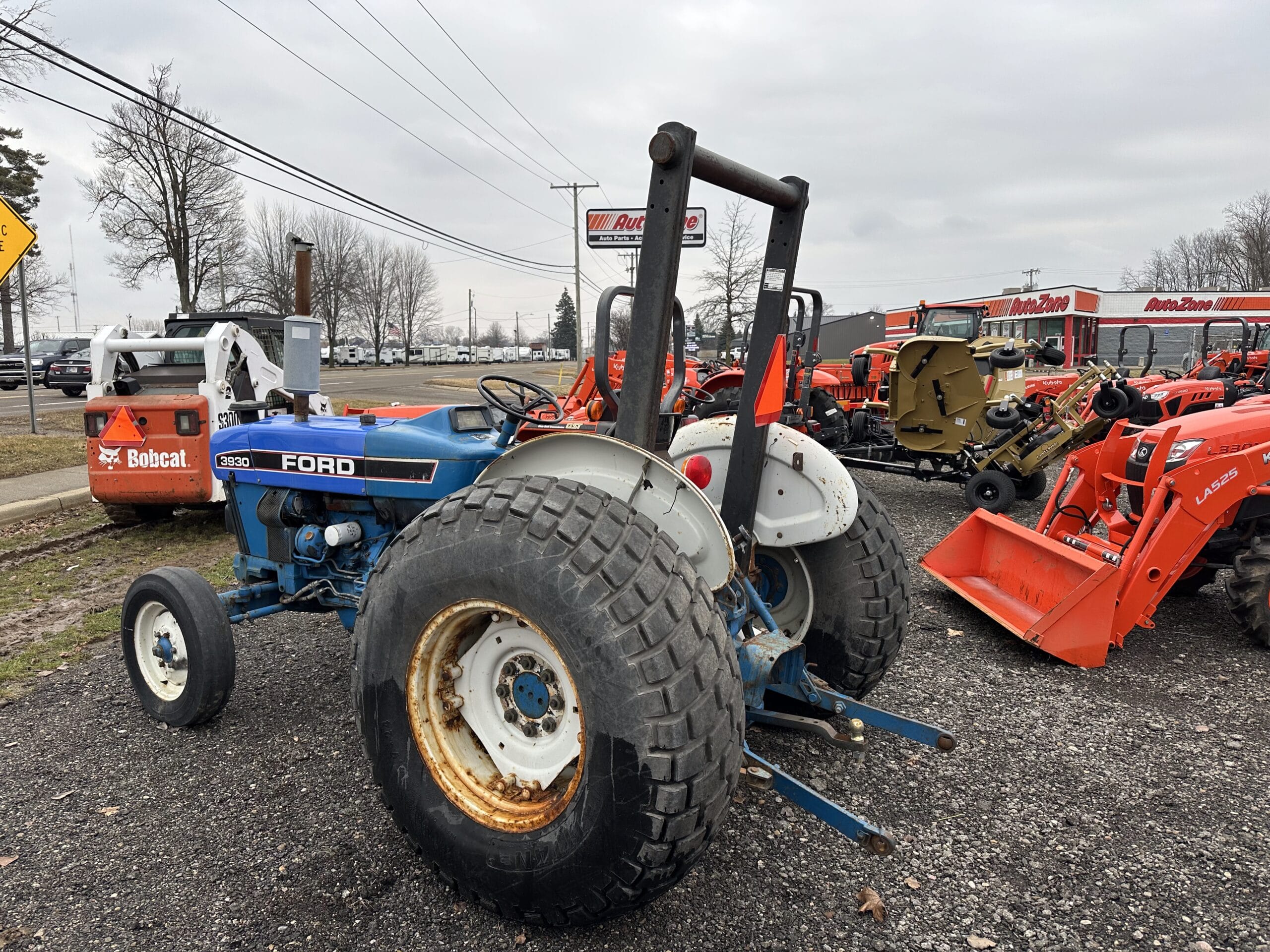 Ford 3930 Equipment Image0
