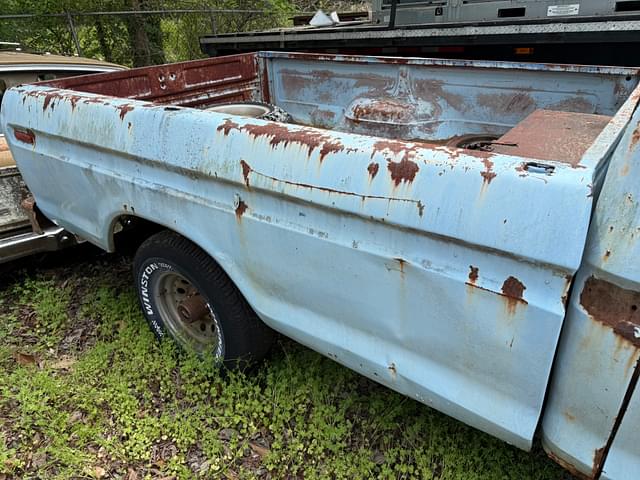 Image of Ford F-100 equipment image 4