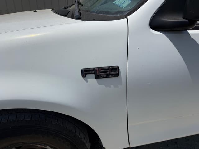 Image of Ford F-150 equipment image 1