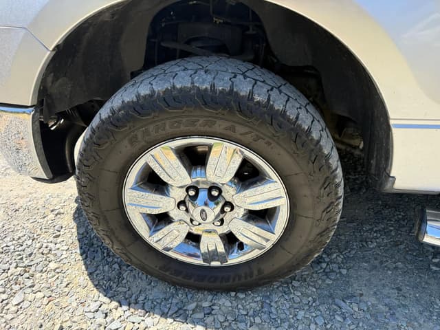 Image of Ford F-150 equipment image 2