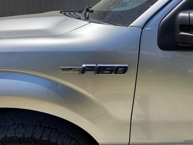 Image of Ford F-150 equipment image 1