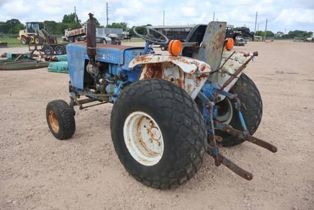 Image of Ford 1500 equipment image 3