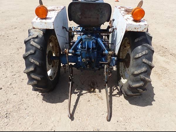 Image of Ford 1500 equipment image 3