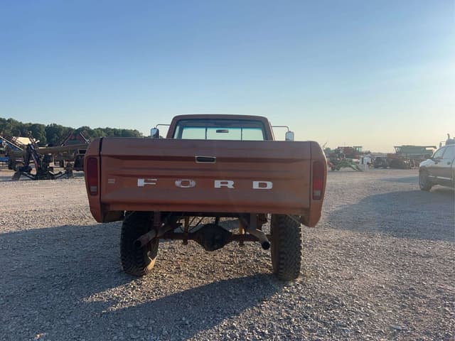 Image of Ford F-250 equipment image 2