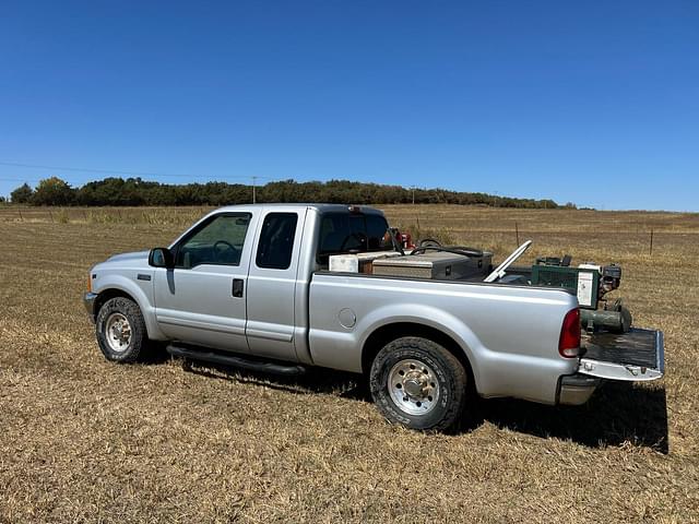 Image of Ford F-250 equipment image 2