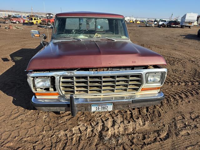 Image of Ford F-250 equipment image 2