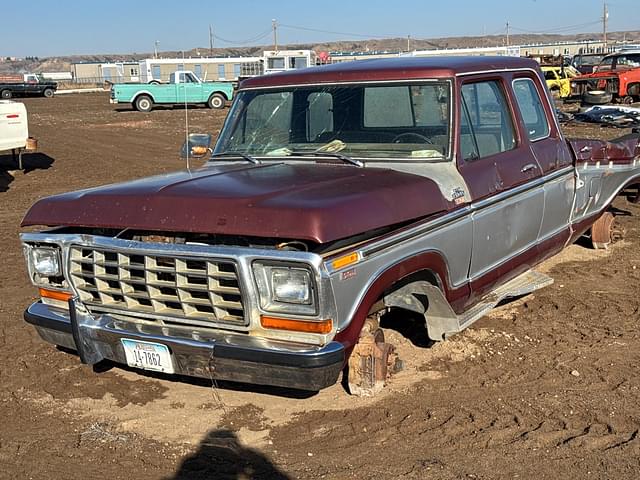 Image of Ford F-250 equipment image 1