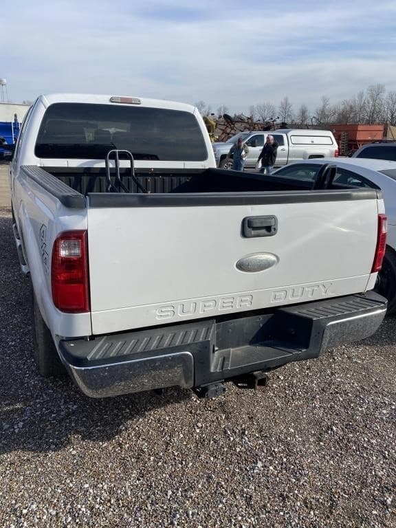 Image of Ford F-250 equipment image 2