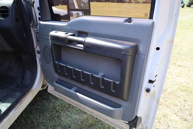 Image of Ford F-250 equipment image 4