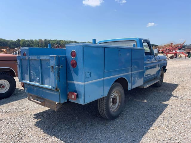 Image of Ford F-250 equipment image 3