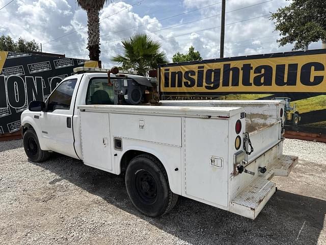 Image of Ford F-250 equipment image 1