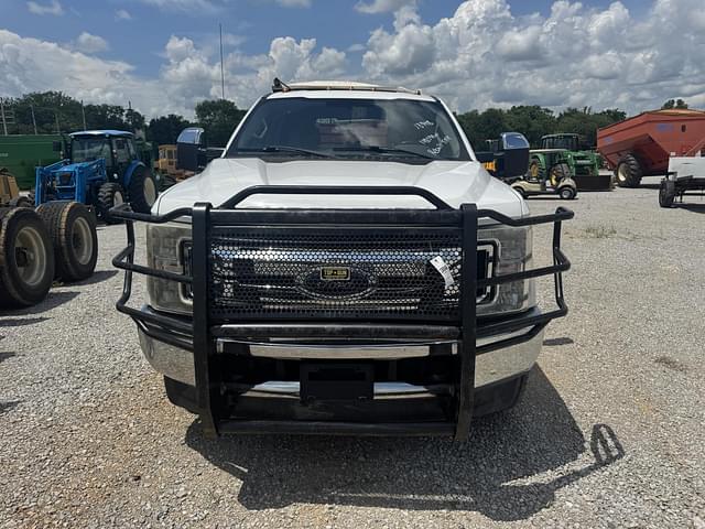 Image of Ford F-350 equipment image 1