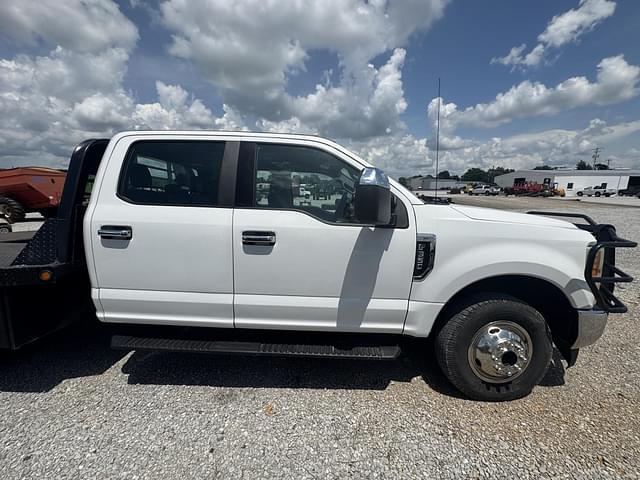 Image of Ford F-350 equipment image 4