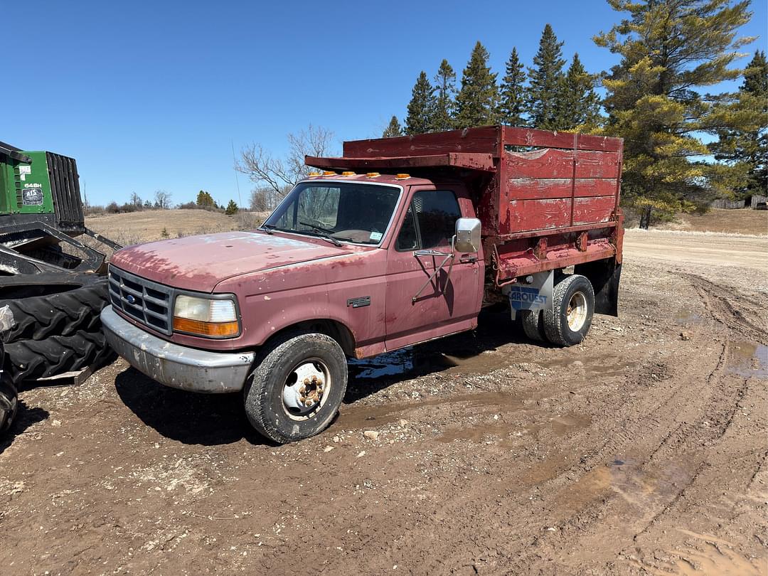 Image of Ford F-350 Primary image