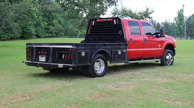 Image of Ford F-350 equipment image 4