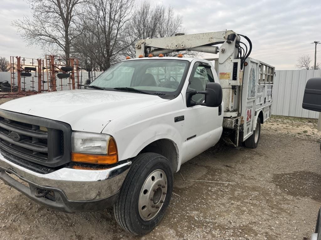 Ford F-350 Equipment Image0