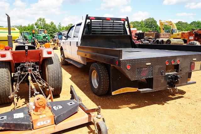 Image of Ford F-350 equipment image 3