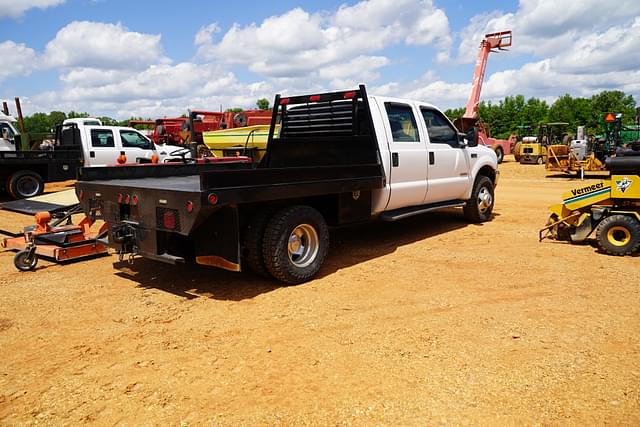 Image of Ford F-350 equipment image 1